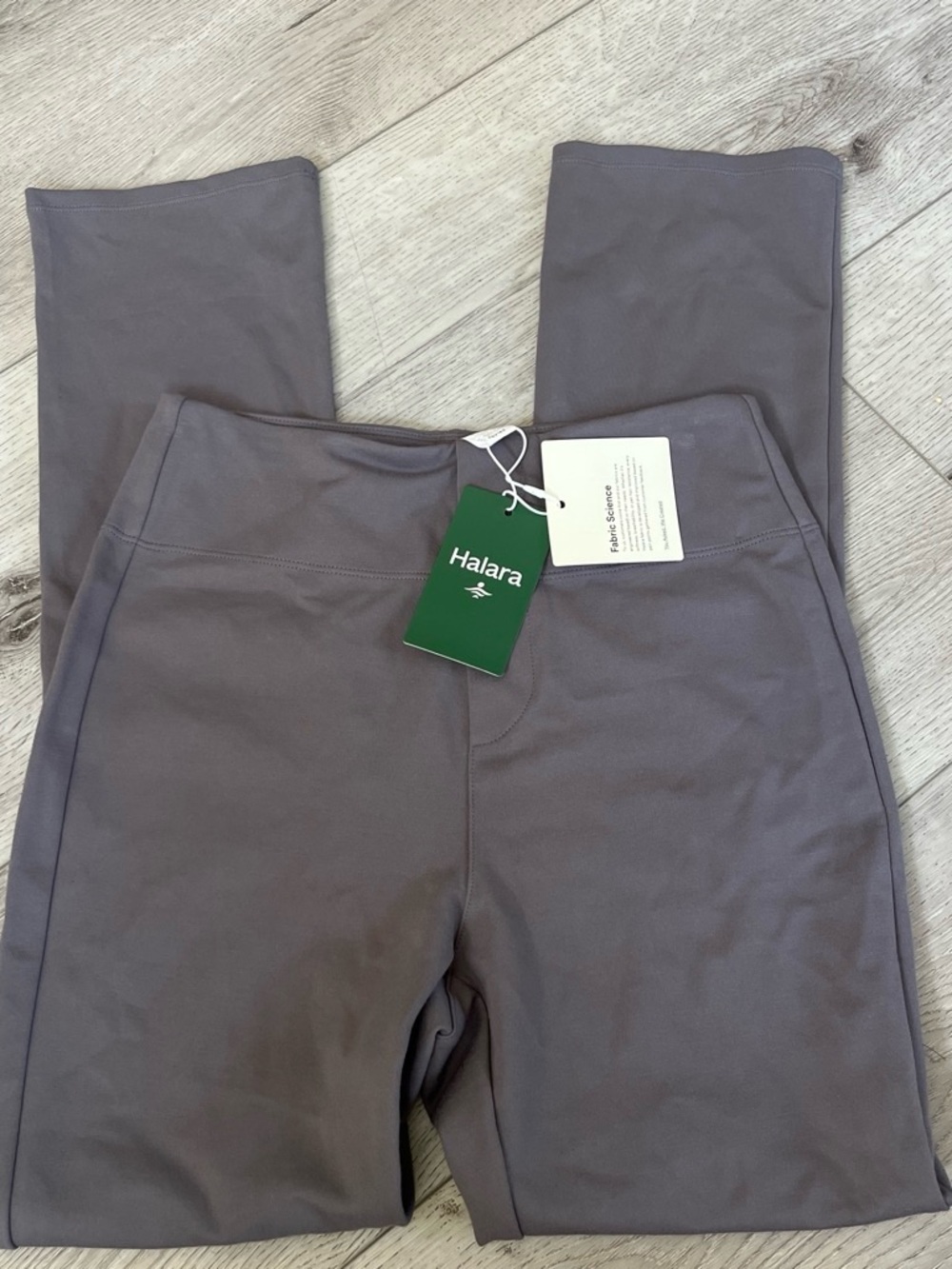 HALARA High-Rise Leggings in Charcoal Gray